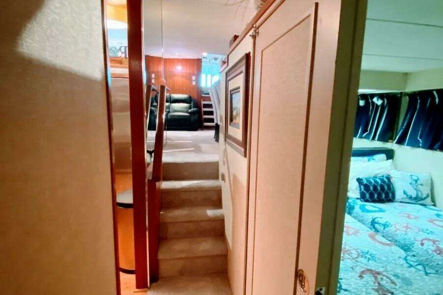 1986 Bertram 58 Flybridge Motor Yacht