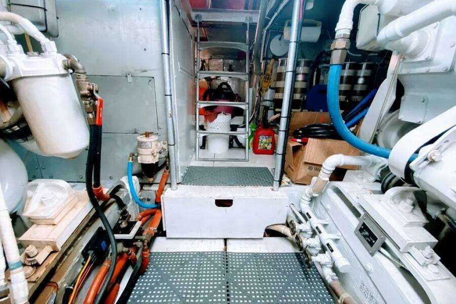 1986 Bertram 58 Flybridge Motor Yacht