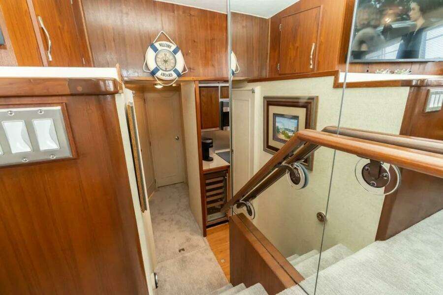 1986 Bertram 58 Flybridge Motor Yacht