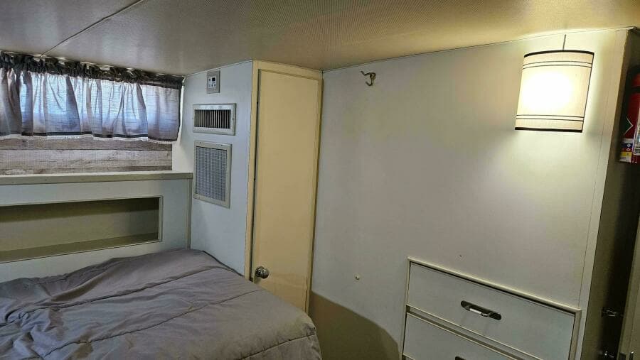 1971 Chris-Craft 47 Commander