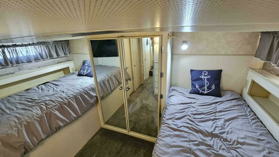 1971 Chris-Craft 47 Commander