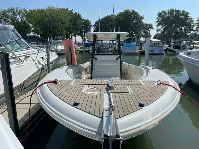 2009 Triton 351 Center Console