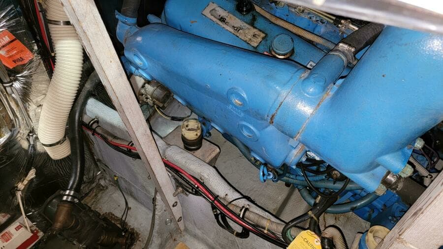 1983 Bertram 33 Flybridge Cruiser