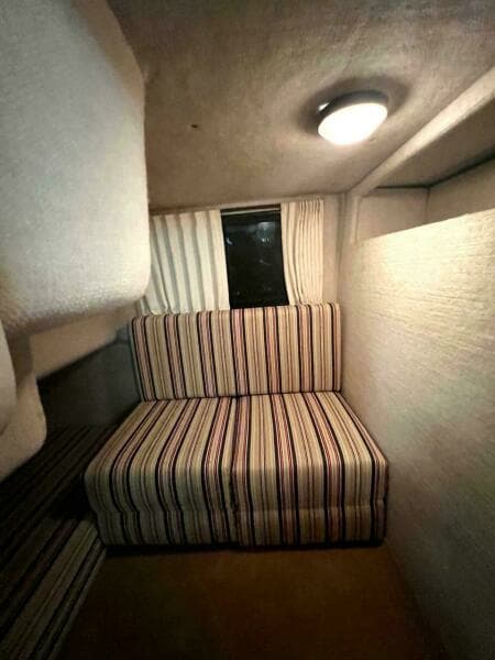 1988 Tiara Sport 310 Sport Cruiser