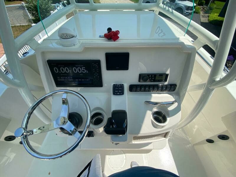 2022 Sailfish 220 Center Console