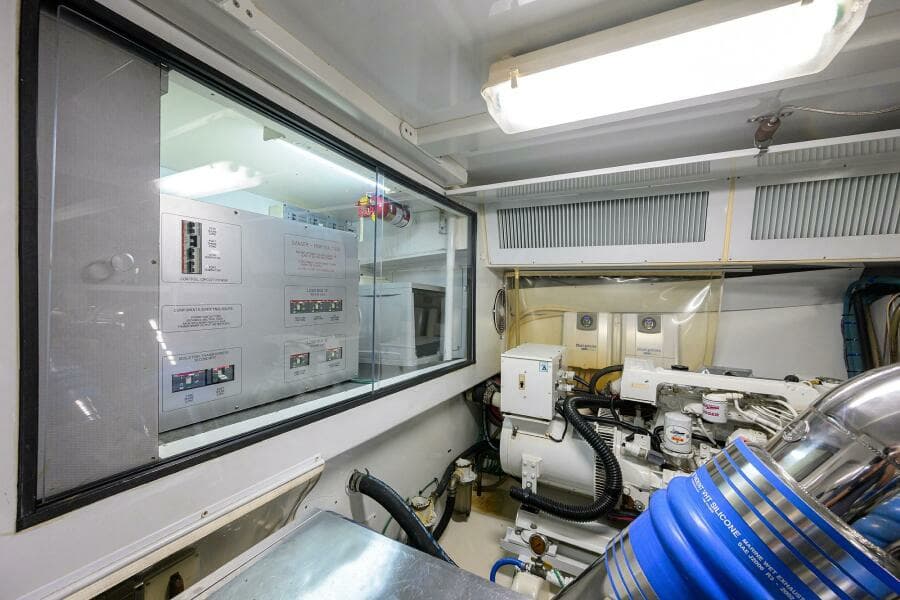 2004 Sea Force IX Enclosed Bridge