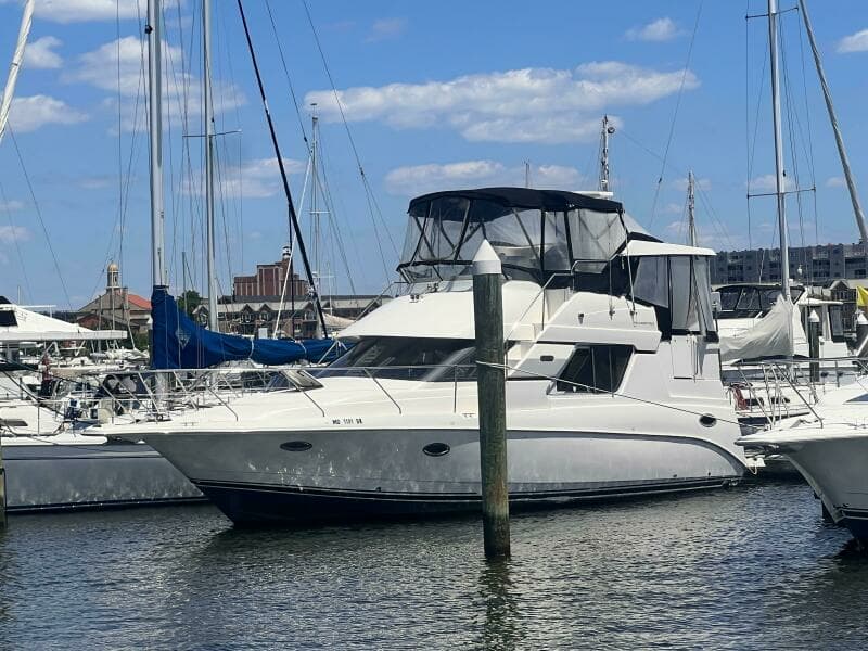 2001 Silverton 352 Motor Yacht