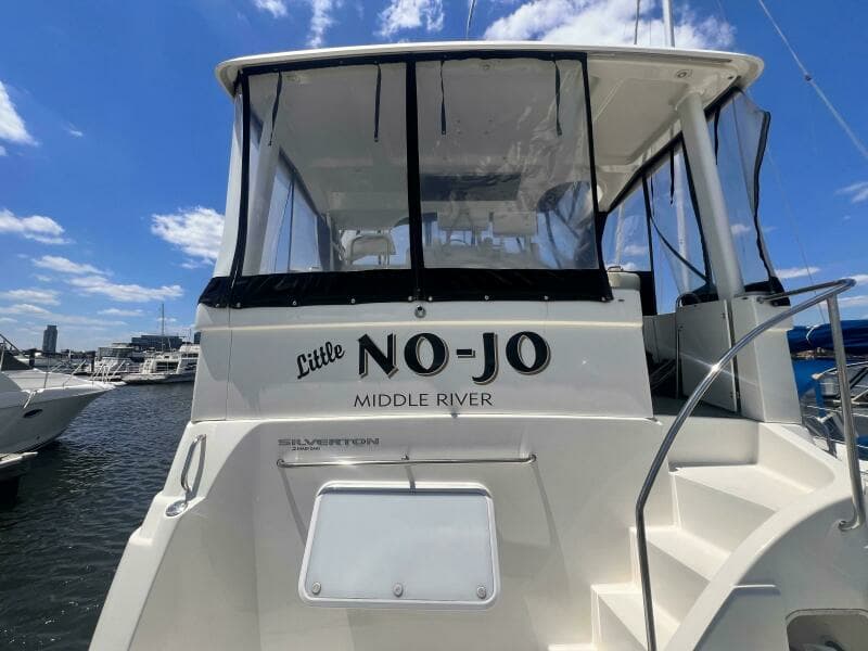 2001 Silverton 352 Motor Yacht