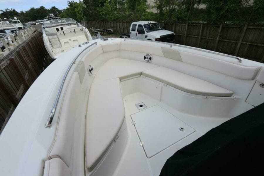 2017 Robalo R260 Center Console