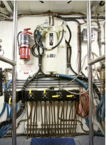 1994 Hatteras 70 Cockpit Motor Yacht