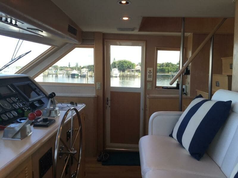 1994 Hatteras 70 Cockpit Motor Yacht