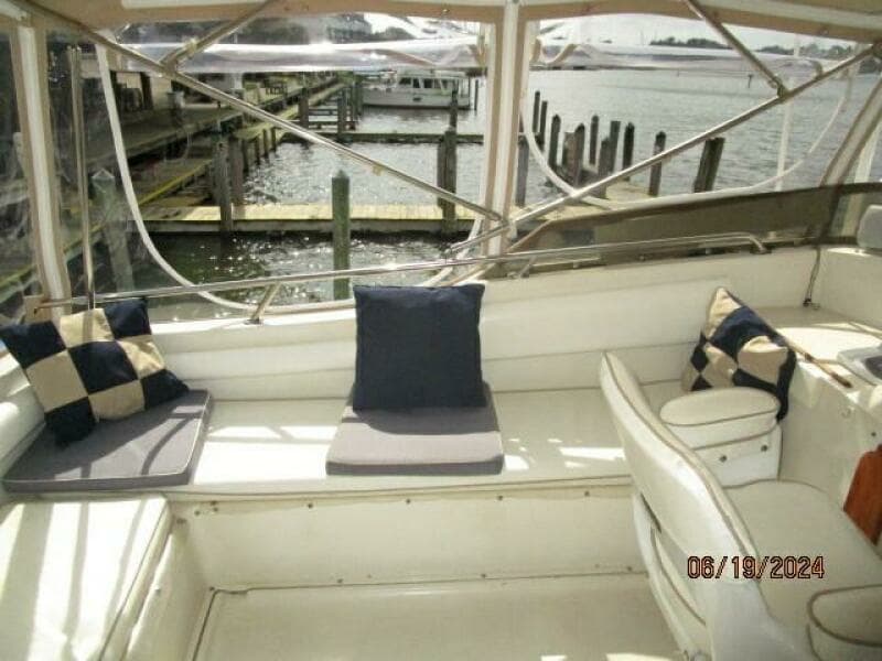 40' Mainship flybridge port