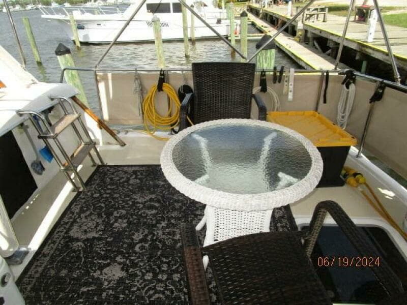 40' Mainship sundeck starboard
