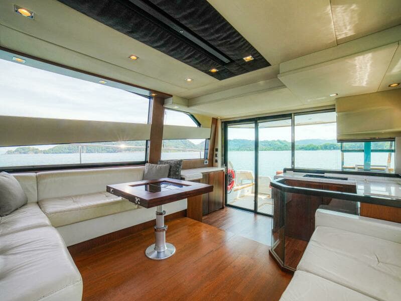 50  Fairline 2014 Cruiser "YOLO" - Salon