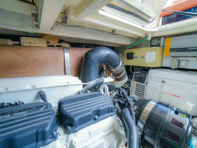 50  Fairline 2014 Cruiser "YOLO" - Engine Room