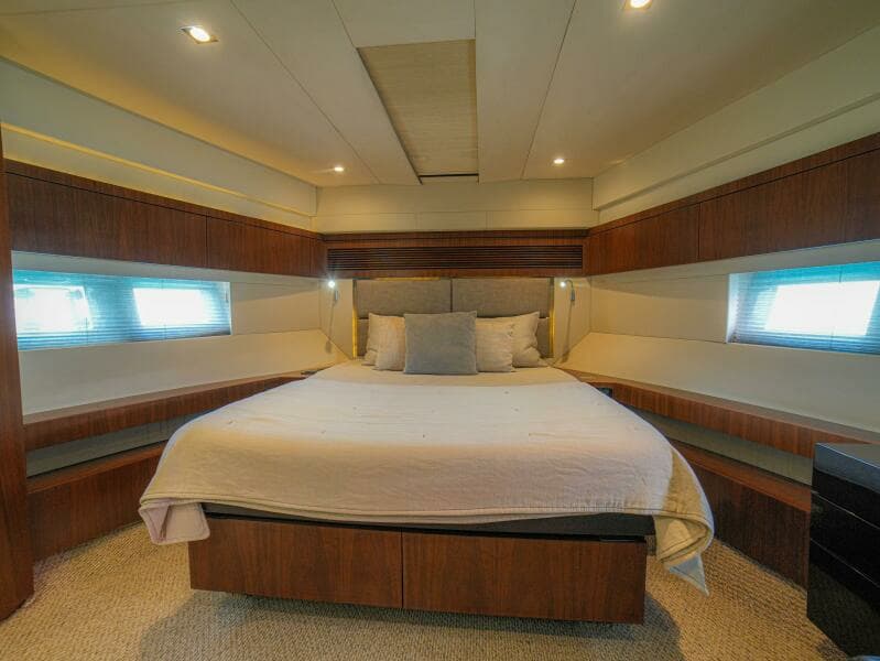 50  Fairline 2014 Cruiser "YOLO" - Master Stateroom