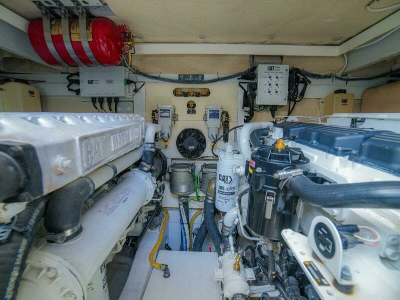50  Fairline 2014 Cruiser "YOLO" - Engine Room