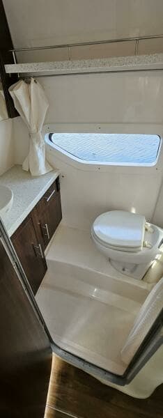 2018 Regal 33 XO Express Cruiser Outboard