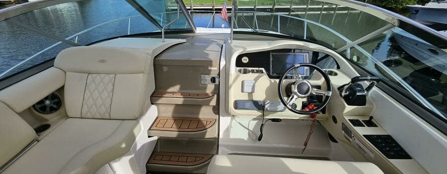 2018 Regal 33 XO Express Cruiser Outboard
