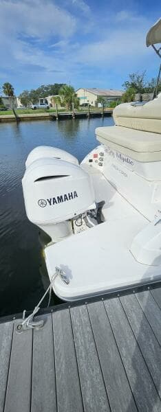2018 Regal 33 XO Express Cruiser Outboard