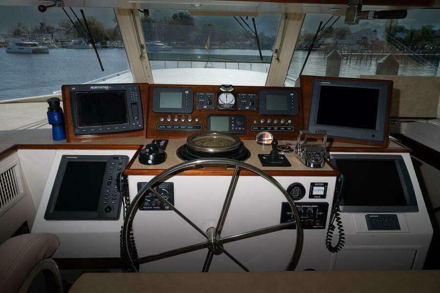 1969 Derecktor Hunt Motor Yacht