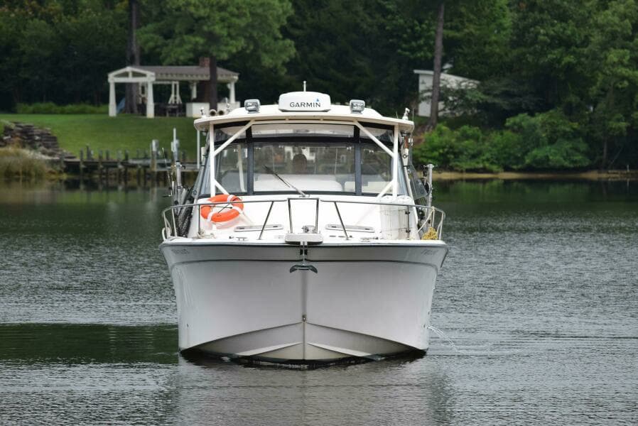 2016 Grady-White Express 330