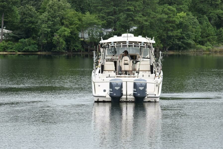 2016 Grady-White Express 330