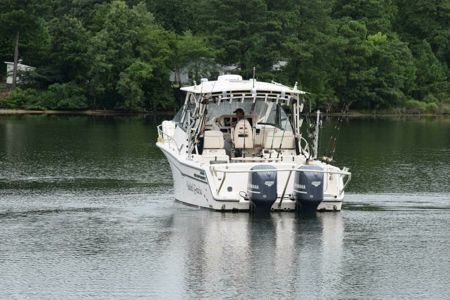 2016 Grady-White Express 330