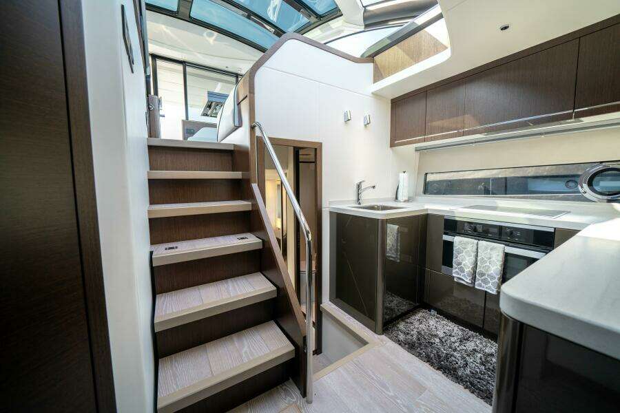 2022 Sunseeker 60 Predator EVO