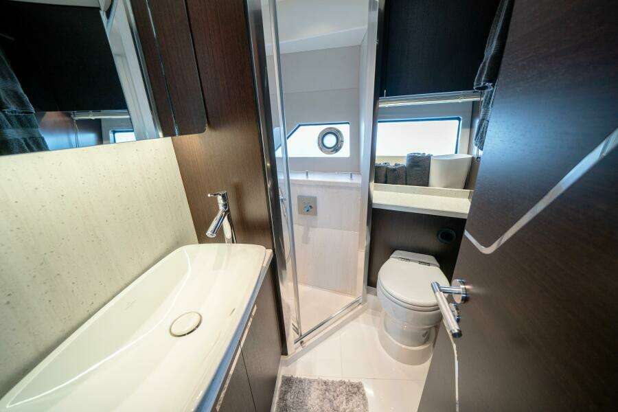 2022 Sunseeker 60 Predator EVO