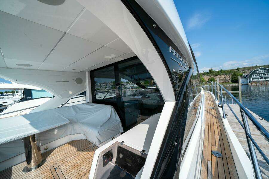 2022 Sunseeker 60 Predator EVO