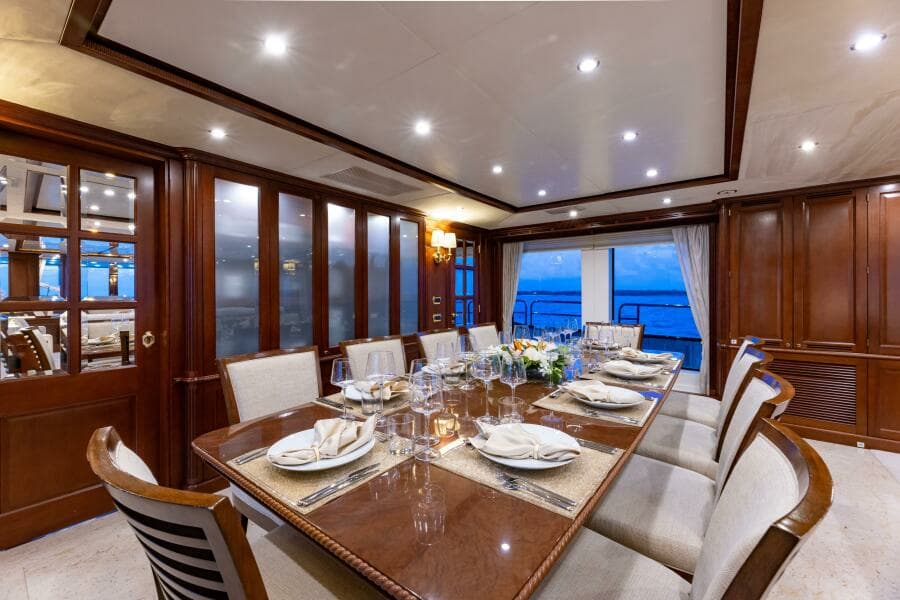 Main Deck Dining 