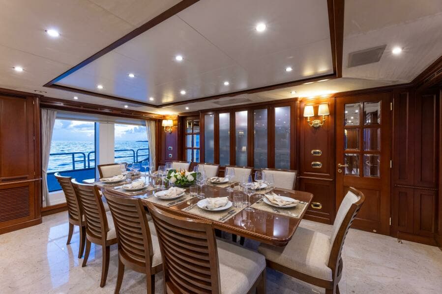 Main Deck Dining 