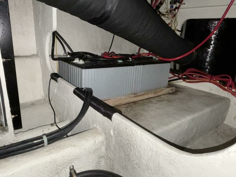 2000 Bayliner 3788 Command Bridge