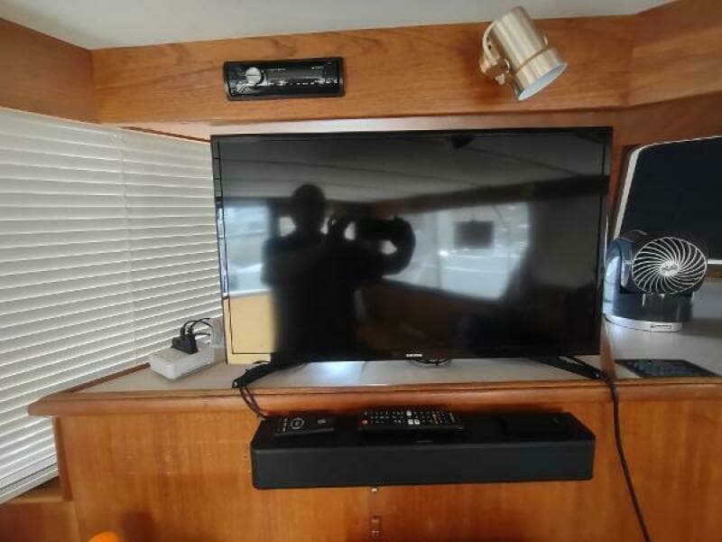 1988 Tollycraft 34 Sport Sedan