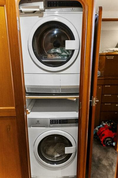 1999 Ocean Yachts 60 Convertible