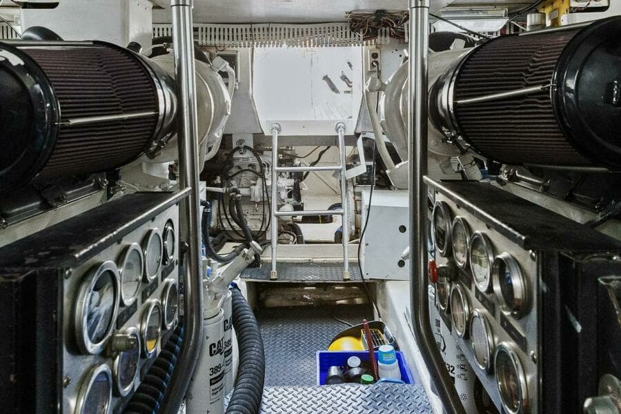 1999 Ocean Yachts 60 Convertible