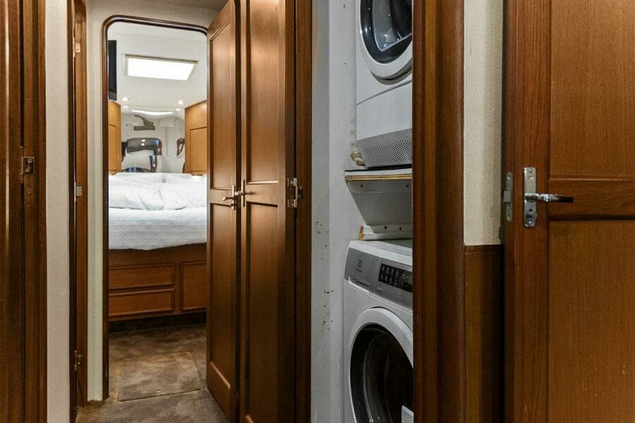 1999 Ocean Yachts 60 Convertible