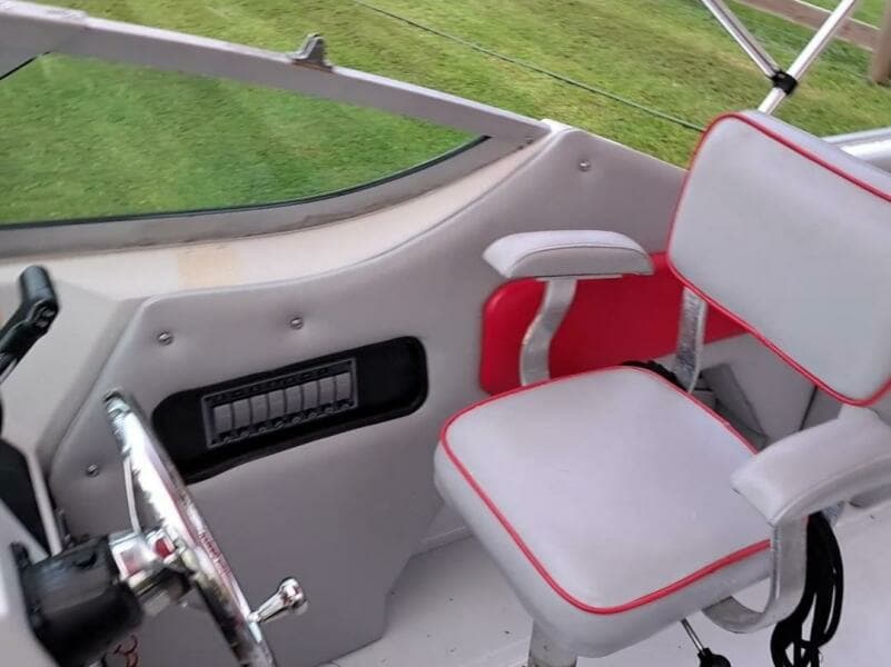 1988 Boston Whaler Temptation 2200