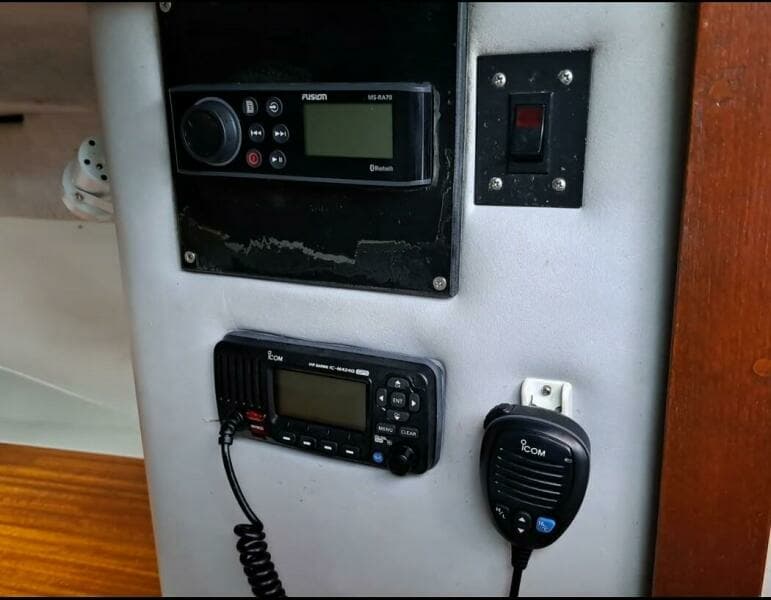 1988 Boston Whaler Temptation 2200