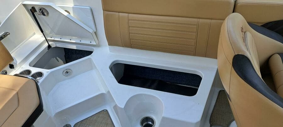 2019 Sea Ray SPX 230 OB