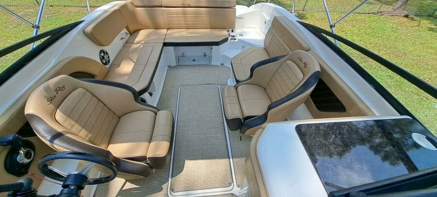 2019 Sea Ray SPX 230 OB