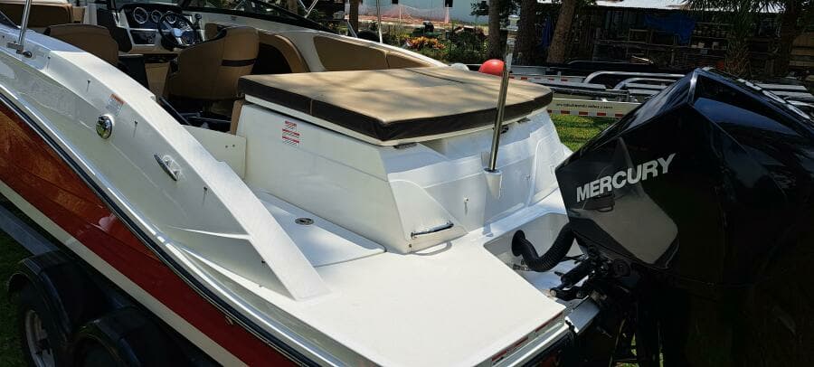 2019 Sea Ray SPX 230 OB