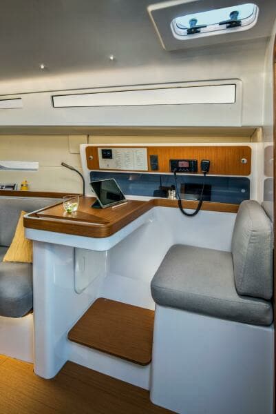 2025 Beneteau First 36