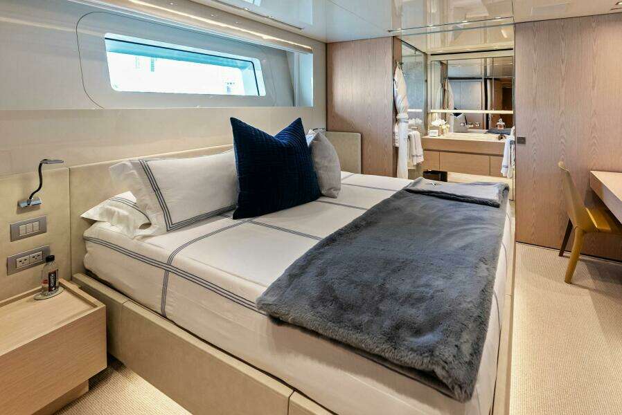 Aft Starboard Guest Stateroom