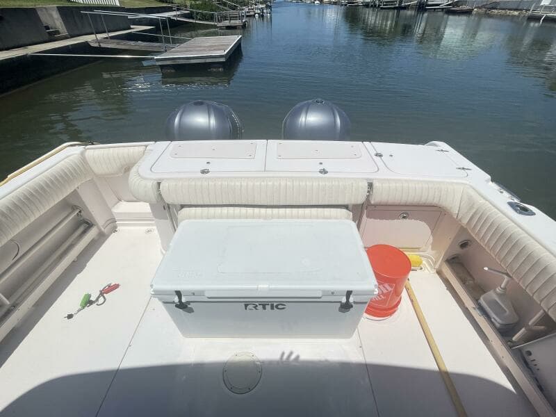 2005 Grady-White 330 Express