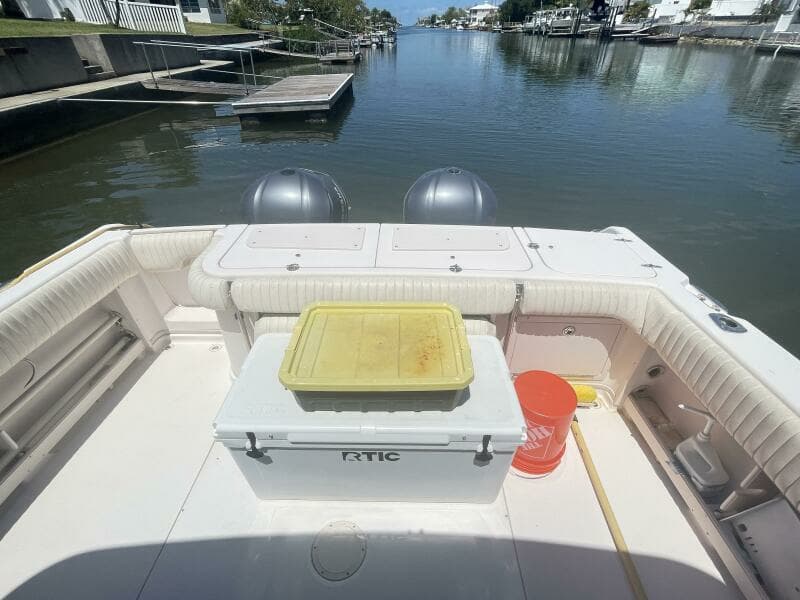 2005 Grady-White 330 Express