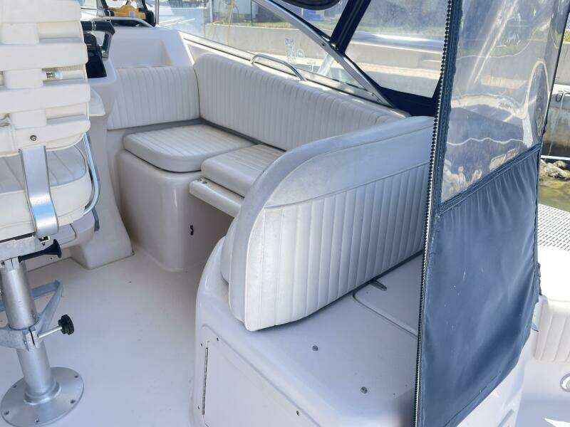 2005 Grady-White 330 Express