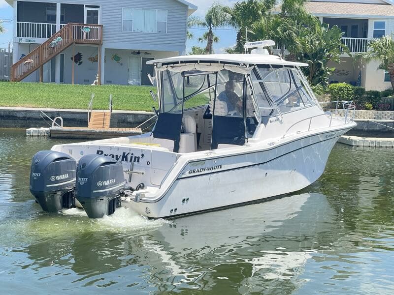 2005 Grady-White 330 Express