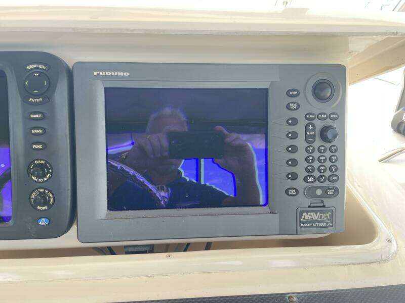 2005 Grady-White 330 Express